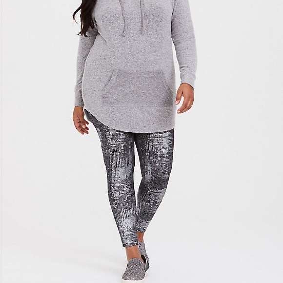 torrid Pants - Torrid silver knit foil leggings